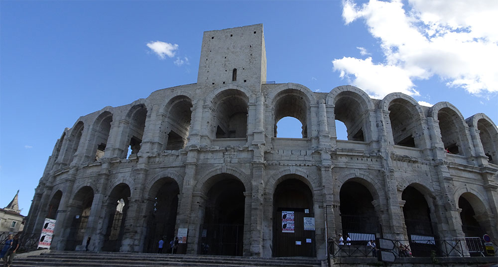 Arles met het Amfitheater Arles met het Amfitheater