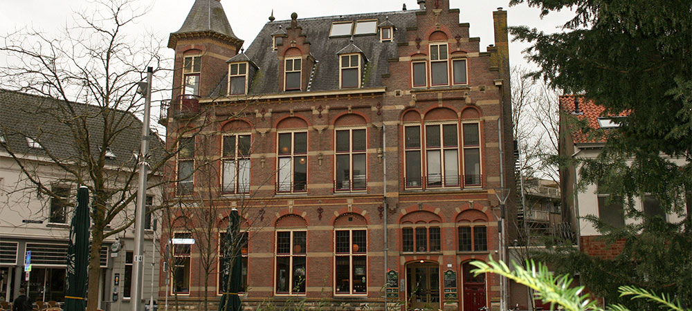 Lunchen, Diner, Koffie of Thee bij de Spaarbank Het pand van de Spaarbank in Tilburg