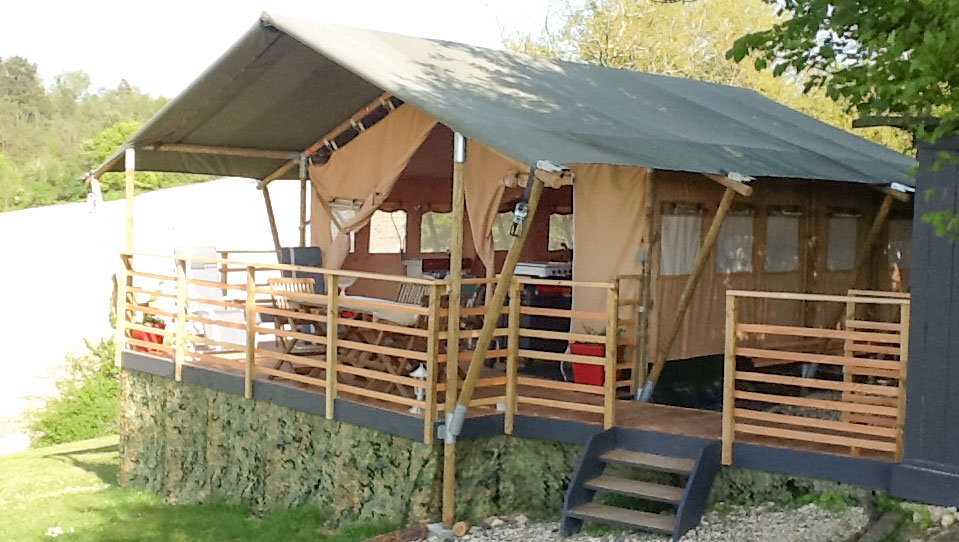 Glamping in de Dordogne in een nieuwe safaritent op La Rose Safaritent op Glamping camping La Rose