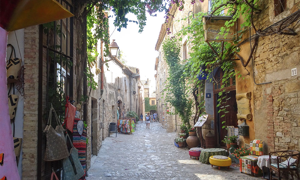 Een pareltje aan de Costa Brava, Peratallada Dorpje Pertallada, Costa Brava