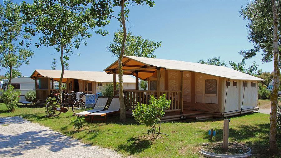 Glamping op Serignan Plage in een Jugle Safaritent