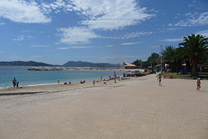 Het strand bij Barcelona Het strand bij Barcelona