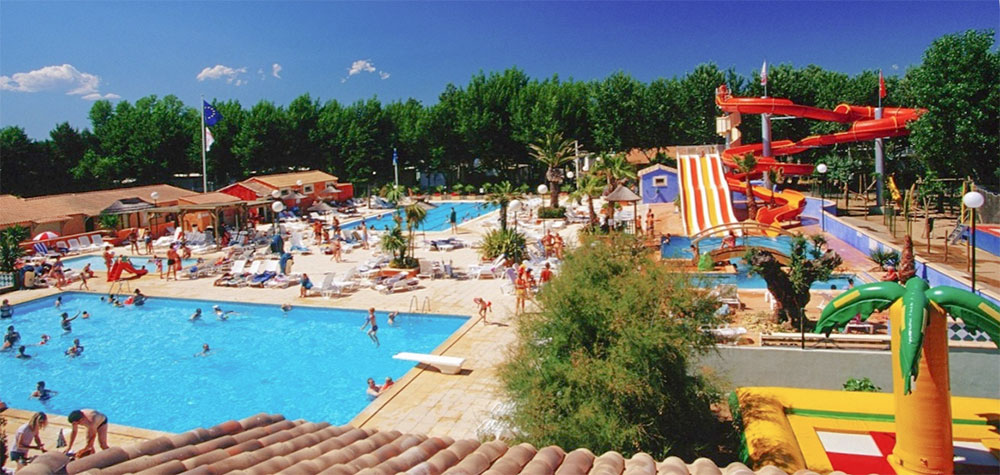Groot zwembadcomplex, en glamping op Les Sablons in de Languedoc Groot zwembadcomplex, en glamping op Les Sablons in de Languedoc