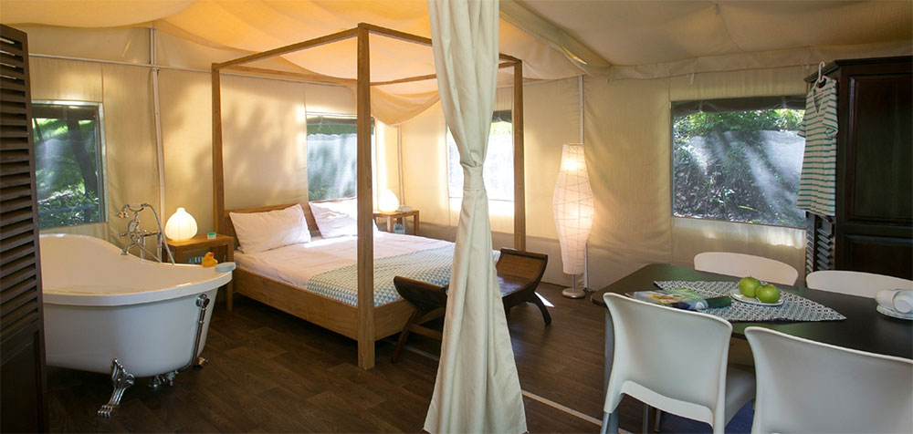 Lodgesuite met hemelbed en ligbad Lodgesuite met hemelbed en ligbad
