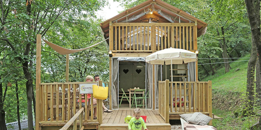 De airlodge op camping Rocca Bardolino De airlodge op camping Rocca Bardolino