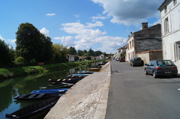 Coulon in Le Marais Poitevin Coulon Le Marais Poitevin