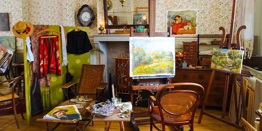 De schildersezel van Auguste Renoir in Essoyes De schildersezel van Auguste Renoir in Essoyes