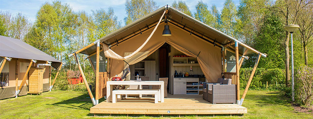 De Luxe Safaritent van Villatent met Sanitair De Luxe Safaritent van Villatent met Sanitair