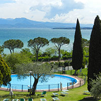 Camping Desenzano Lake Village in regio Gardameer, Italië