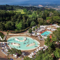 Camping hu Norcenni Girasole village in regio Toscane en Elba, Italië