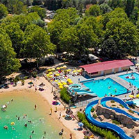 Camping Le Château de Galaure in regio Rhône-Alpes, Frankrijk