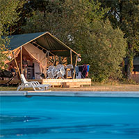 Camping Les Cabanes de Rouffignac in regio Dordogne, Frankrijk