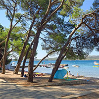 Camping Mediteran Kamp Ljutic in regio Dalmatië, Kroatië