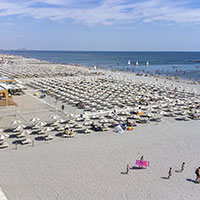 Camping Pini Beach Village in regio Emilia-Romagna, Italië