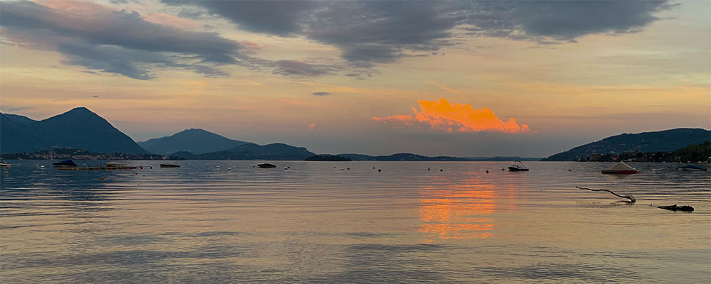 zonsondergang aan het Lago Maggiore zonsondergang aan het Lago Maggiore