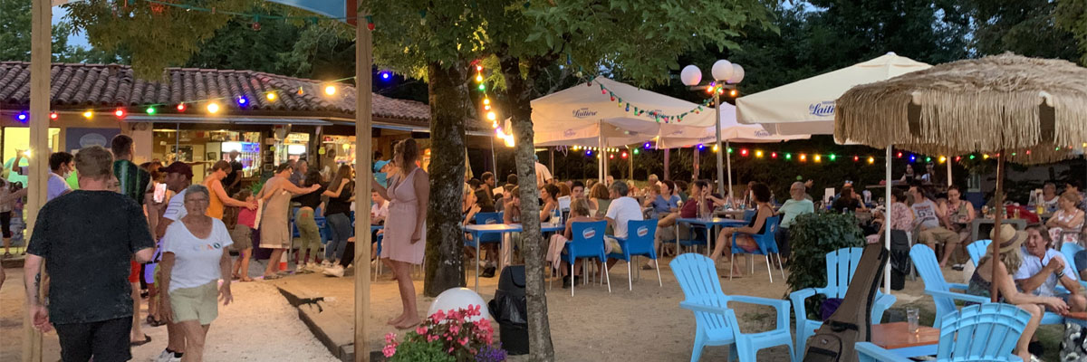 Camping Aubeterre sur Dronne in Charente