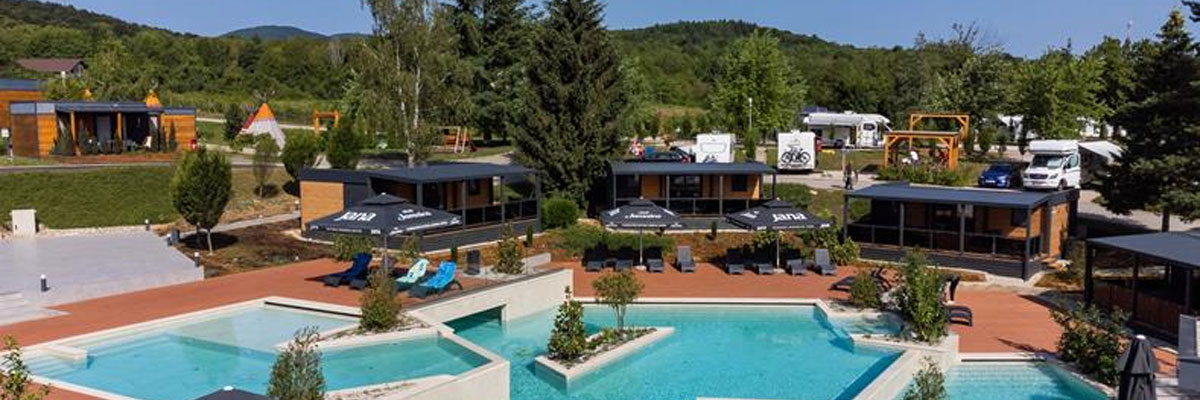 Glamping, tent of stacaravan huren op Plitvice Holiday Resort in Kroatië
