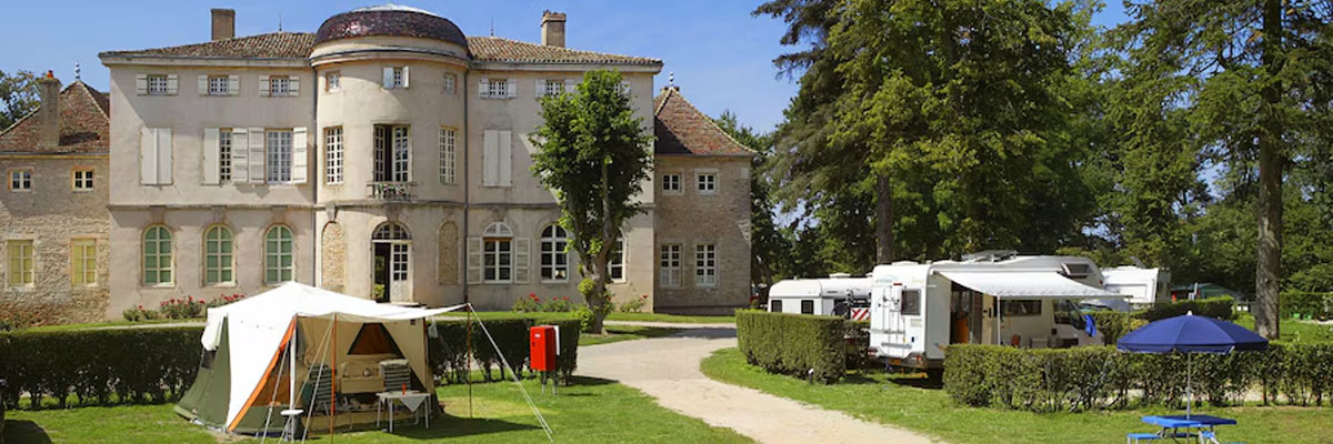 Camping Château de l'Epervière in Saône-et-Loire